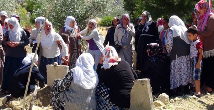 Silahlı saldırıda öldürülen AK Parti Lice İlçe Başkan Yardımcısı Mercan toprağa verildi