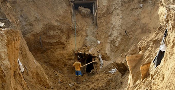 Mısır Gazze sınırında tünel yıktı