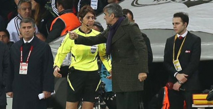 Kadın hakem Deniz Dilan Gökçek Beşiktaş maçında noktayı koydu