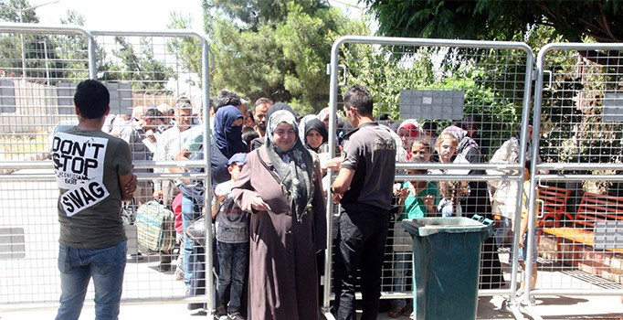 8 bin Suriyeli Türkiye’ye geri döndü
