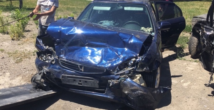 Sivas'ta iki otomobil çarpıştı: 1 ölü, 8 yaralı