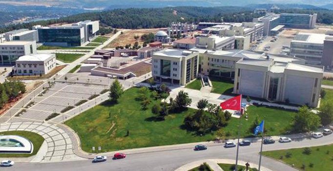 Uşak Üniversitesinde 9 akademisyen açığa alındı