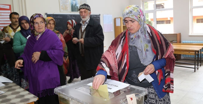 1 Kasım seçimi için oy verme işlemi başladı