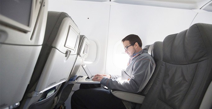 ABD Abu Dabi merkezli Etihad Havayolları için kabinde laptop yasağını kaldırdı