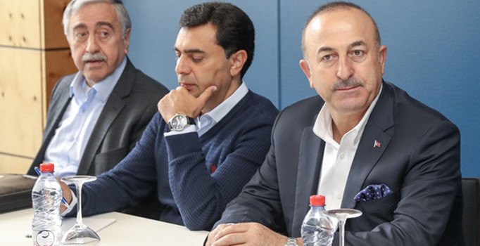 Çavuşoğlu'ndan Kıbrıs açıklaması: Dürüstlüğe sığmaz