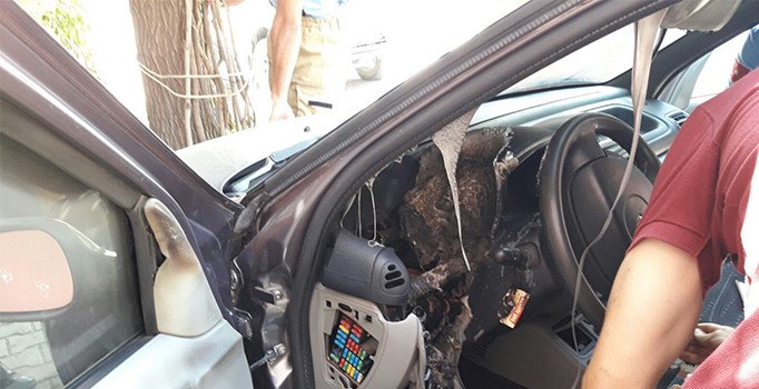 Park halindeyken yanan otomobili itfaiye söndürdü | Balıkesir haberleri