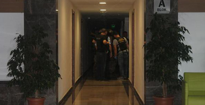 İstanbul'da lüks rezidansa baskın