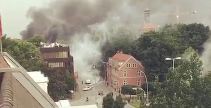 Hamburg'da çatışmalar devam ediyor: Trump'ın eşi mahsur kaldı