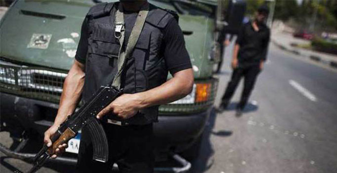 Mısır'da bombalı saldırı: 10 asker yaşamını yitirdi