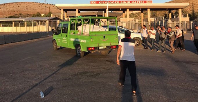 Suriyeli anne ve bebeğinin cenazeleri Suriye'ye ulaştı