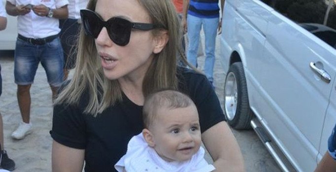 Gülşen'in uçakta panik anları