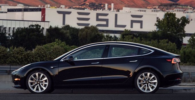 Tesla'dan BMW ve Mercedes'e rakip model