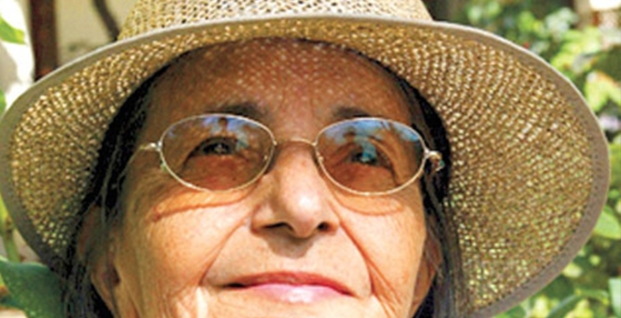 Şair Gülten Akın Ankara'da vefat etti- Gülten Akın kimdir?