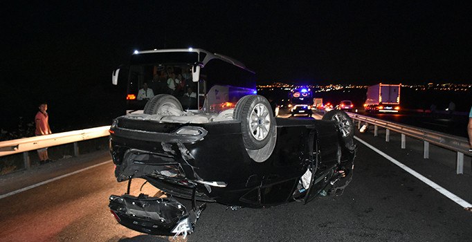 Akhisar'da feci kaza 2 ölü, 1 yaralı