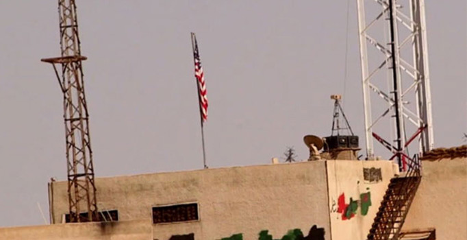 YPG üssüne ABD bayrağı