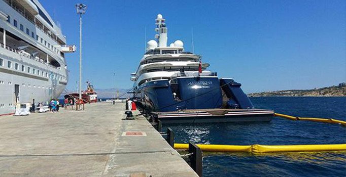 Katarlı Thani'nin lüks yatı Çeşme'de