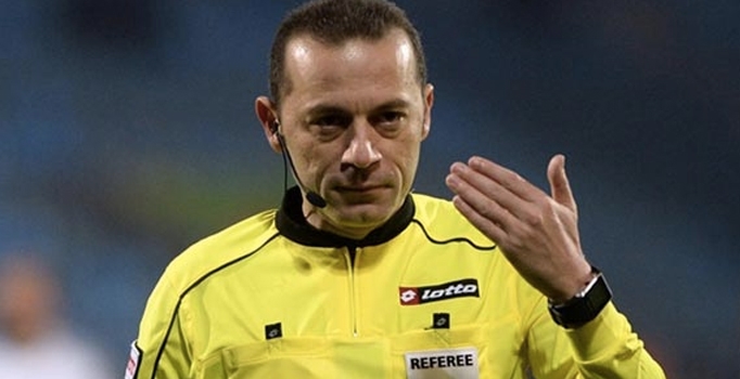 Karşıyaka - Göztepe maçını Cüneyt Çakır yönetecek