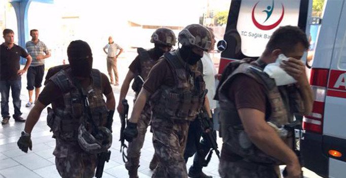 Konya'da DEAŞ operasyonu: 5 terörist öldürüldü, 3 polis yaralandı