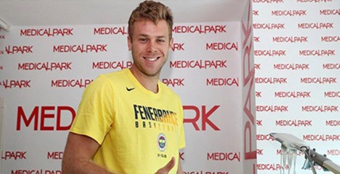 Fenerbahçe Doğuş'ta Melli sağlık kontrolünden geçirildi