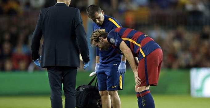 Barcelona - BATE Borisov maçında Rakitic sakatlandı