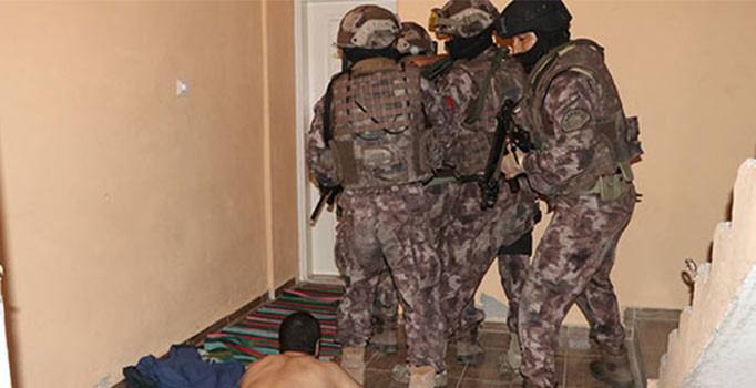 Adana'da DEAŞ operasyonu: 5 gözaltı