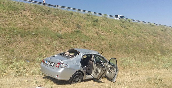 Nişana giden aile kaza yaptı 1 ölü