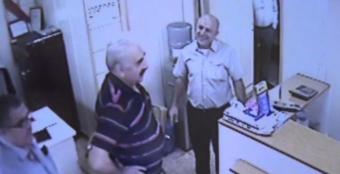 Dövizcinin fazla ödediği 10 bin lirayı iade etti