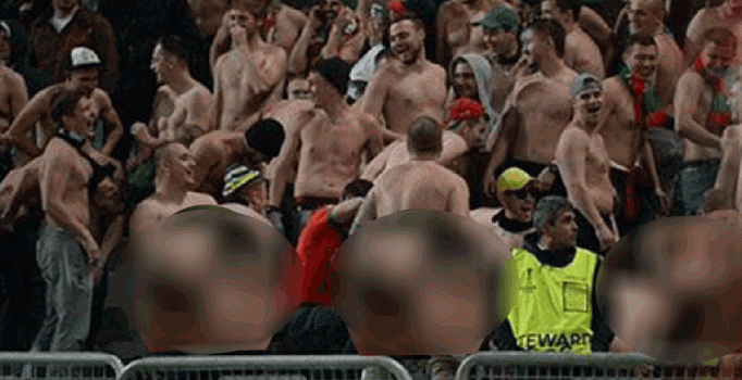 Beşiktaş Lokomotiv maçında Rus taraftarlar rezalet çıkardı