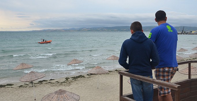 Çanakkale'de kayıp sporcu denizde aranıyor