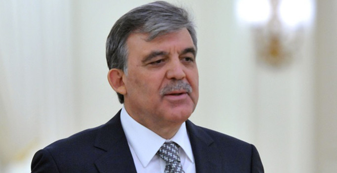 Abdullah Gül'den 15 Temmuz mesajı: Allah devletimizi payidar etsin