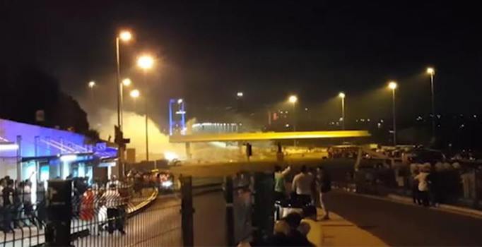 Darbe girişimi sırasında köprüde yaşananlara ilişkin yeni görüntüler