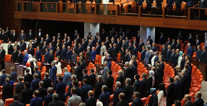 TBMM'de 15 Temmuz Özel Oturum....Yıldırım: Siz kalleş oldukça biz daha çok kardeş olacağız