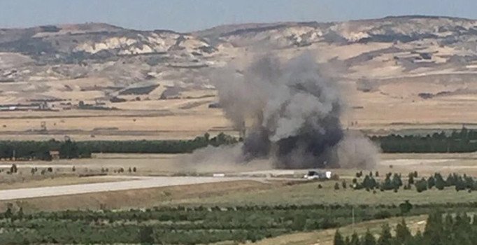 Darbe üssünü bombalayan pilotlar da FETÖ'cü çıktı!