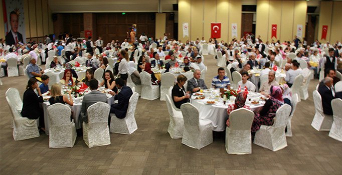 Cumhurbaşkanı Erdoğan’ın 15 Temmuz’da kaldığı Marmaris’teki otelde şehit ailelerine yemek verildi