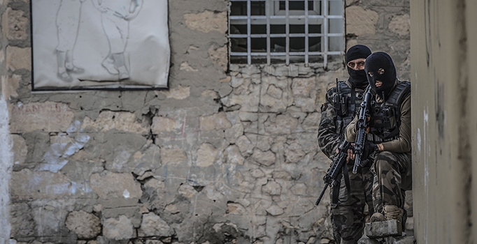 Diyarbakır Silvan'da PKK'ya yönelik operasyonları sürüyor