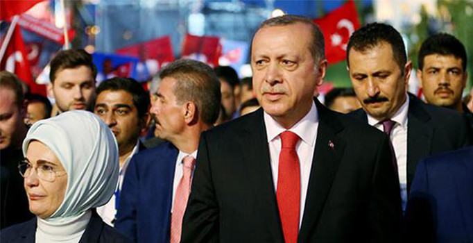 Cumhurbaşkanı Erdoğan 15 Temmuz şehidinin kardeşini yanına koruma olarak aldı