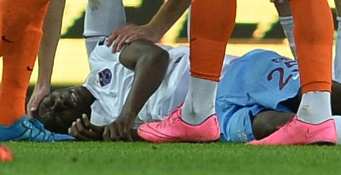 Stephane M'bia hastaneden taburcu edildi