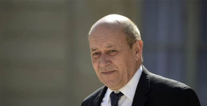Fransa Dışişleri Bakanı Le Drian Kuveyt'te