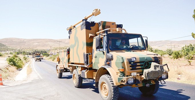 TSK PYD'nin Afrin'deki mevzilerini vurdu