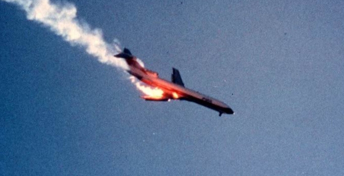 Mısır'da İngiliz yolcu uçağına roketli saldırı