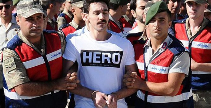 Adalet Bakanı Bozdağ'dan FETÖ'cülere tek tip kıyafet açıklaması