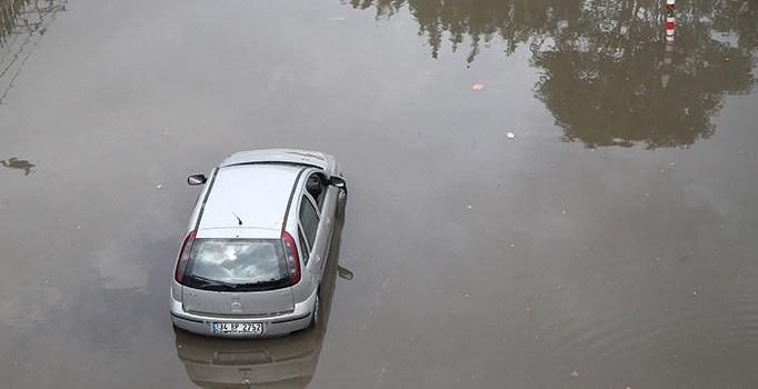 Bakan Arslan: İstanbul'da yaşanan afettir, ulaşılmayan nokta yok