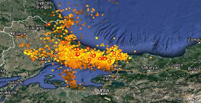 İstanbul gök gürültüsü ve sağanağa uyandı