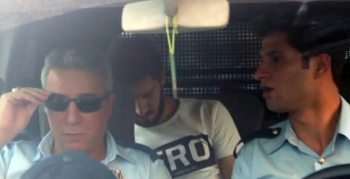 Erzurum'da "Hero" yazılı tişörtü giyen 2 kişiye gözaltı