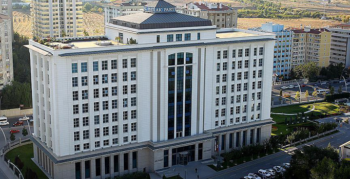 AK Parti MYK toplantısı sona erdi