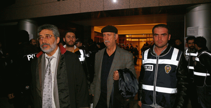 İzmir merkezli Paralel Yapı operasyonunda 17 kişi tutuklandı