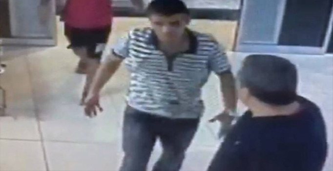 Bıçaklandıktan sonra hastaneye yürüyerek giren genç öldü | Adana haberleri