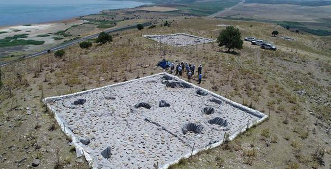 Manisa'da 3 bin 500 yıllık tahıl ambarı