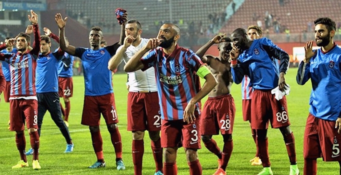 Bosingwa UEFA'ya başvurarak serbest kaldı