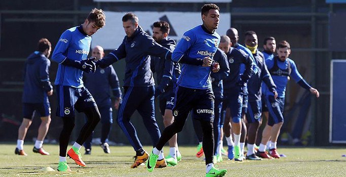 Fenerbahçe'nin UEFA Avrupa Ligi kadrosu belli oldu